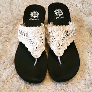 YELLOW BOX summer sandals.